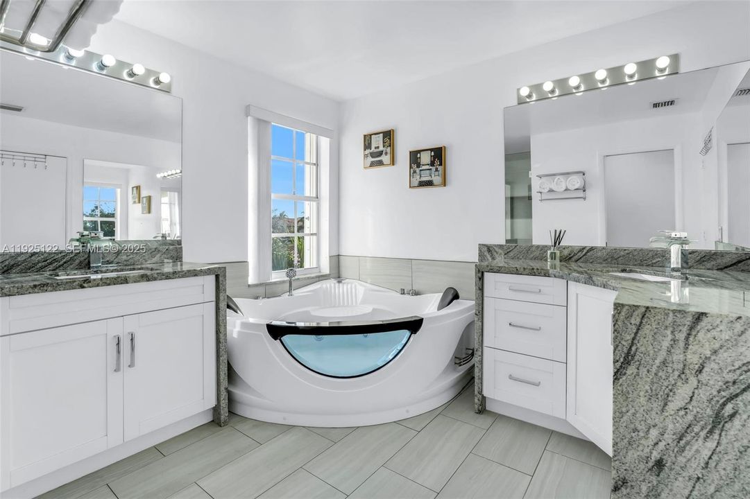 待售: $845,000 (5 贝兹, 3 浴室, 2637 平方英尺)