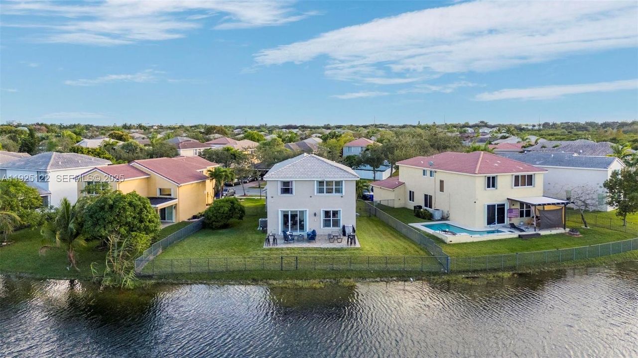 待售: $845,000 (5 贝兹, 3 浴室, 2637 平方英尺)