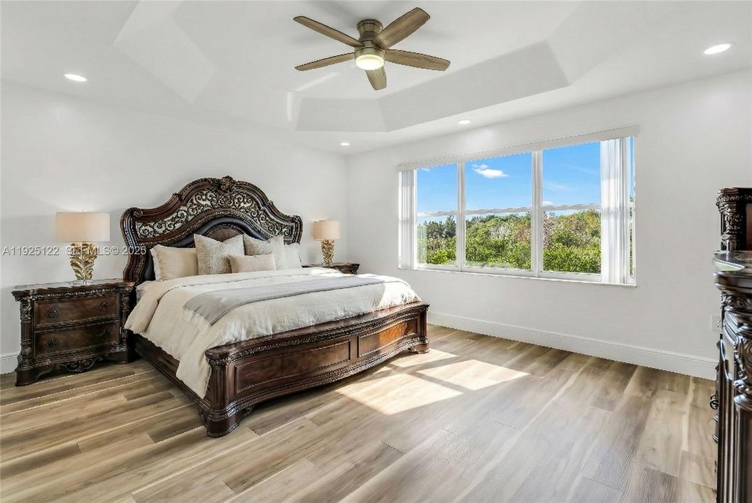 待售: $845,000 (5 贝兹, 3 浴室, 2637 平方英尺)