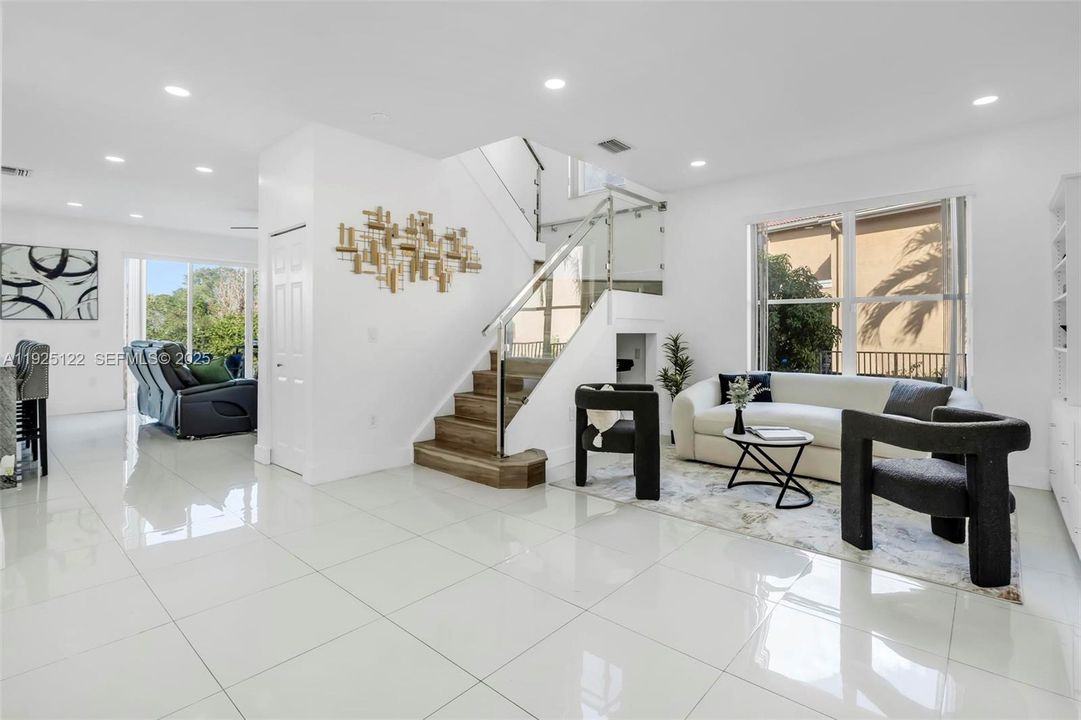 待售: $845,000 (5 贝兹, 3 浴室, 2637 平方英尺)