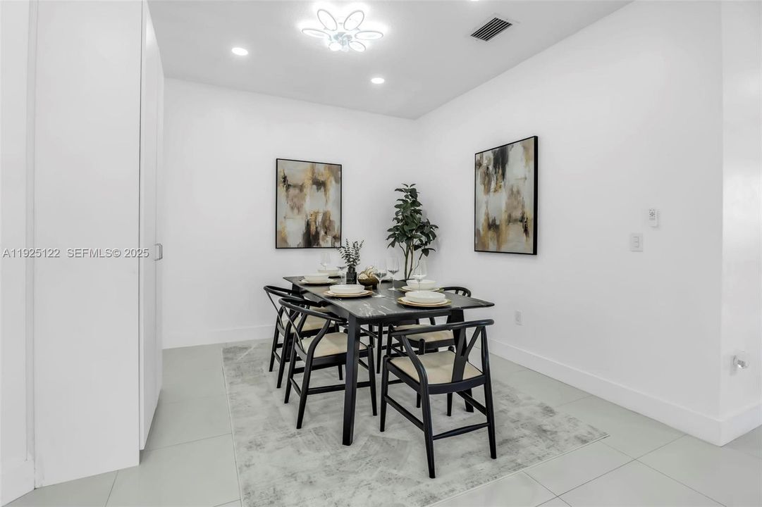 待售: $845,000 (5 贝兹, 3 浴室, 2637 平方英尺)