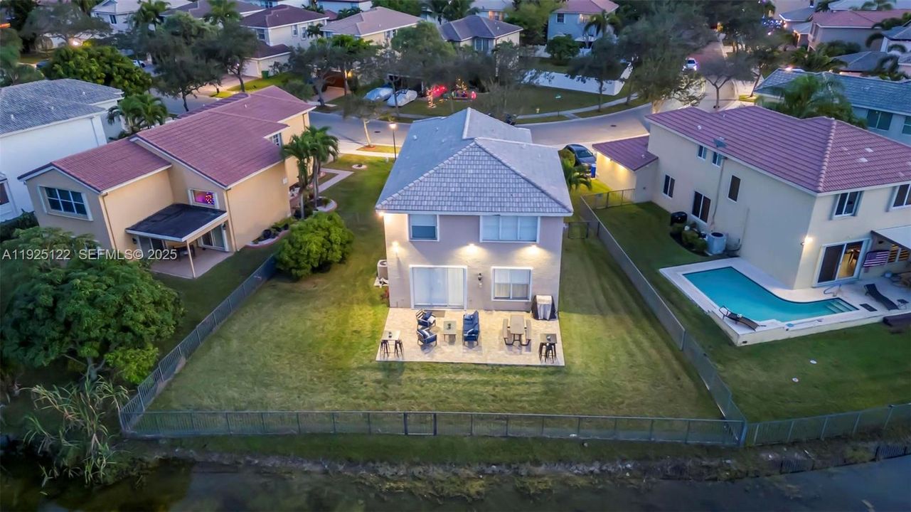 待售: $845,000 (5 贝兹, 3 浴室, 2637 平方英尺)