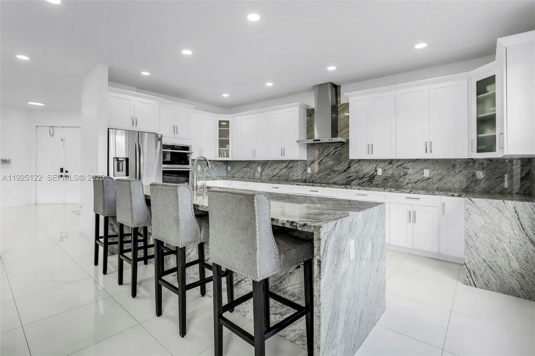 待售: $845,000 (5 贝兹, 3 浴室, 2637 平方英尺)