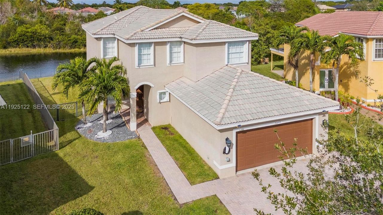 待售: $845,000 (5 贝兹, 3 浴室, 2637 平方英尺)