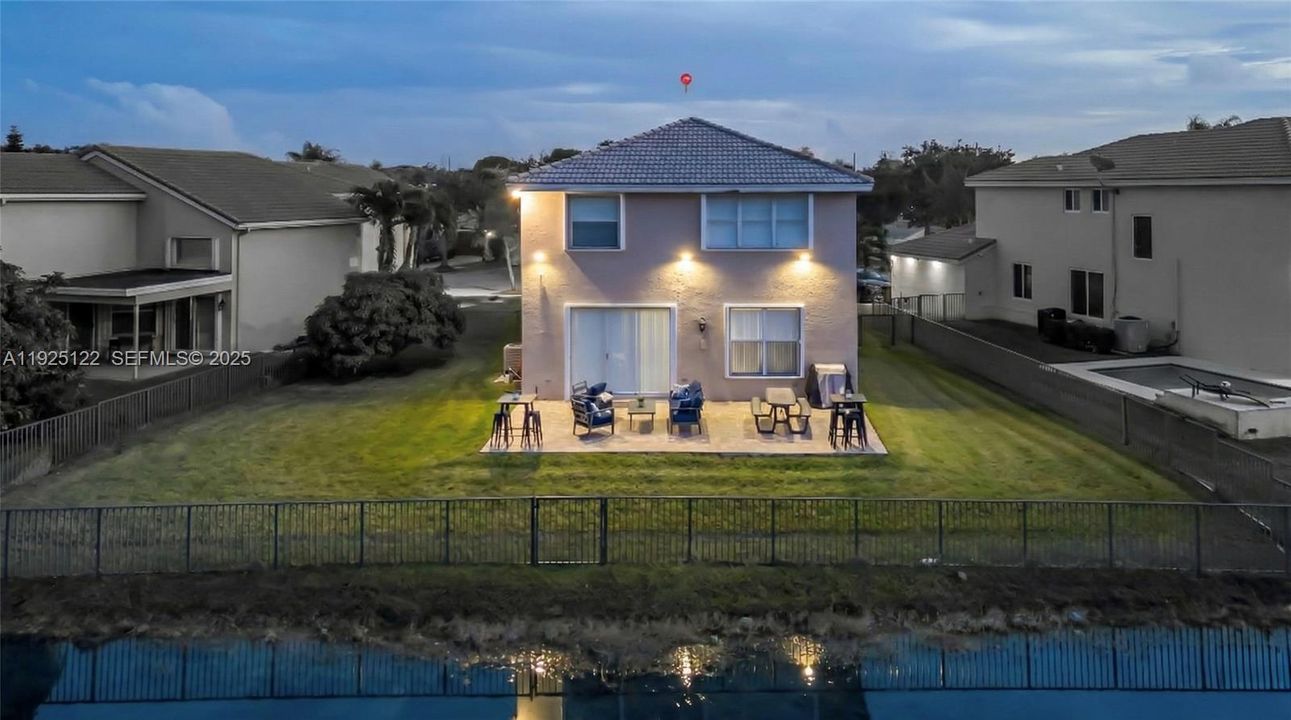 待售: $845,000 (5 贝兹, 3 浴室, 2637 平方英尺)