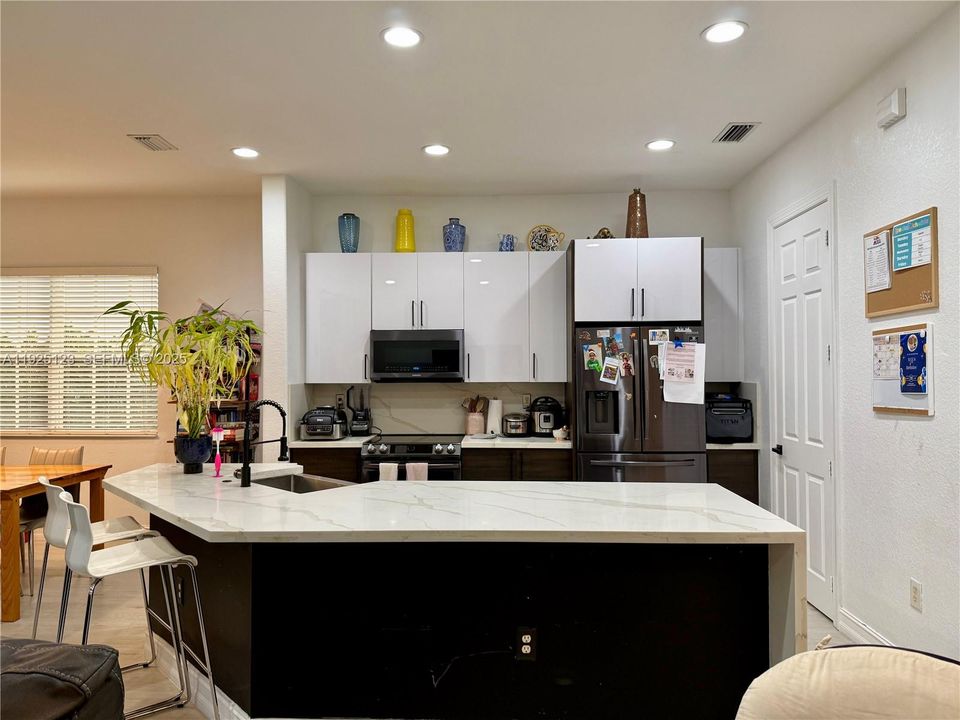 待售: $549,000 (3 贝兹, 2 浴室, 1524 平方英尺)