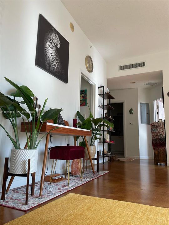 For Sale: $470,000 (2 beds, 2 baths, 1036 Square Feet)