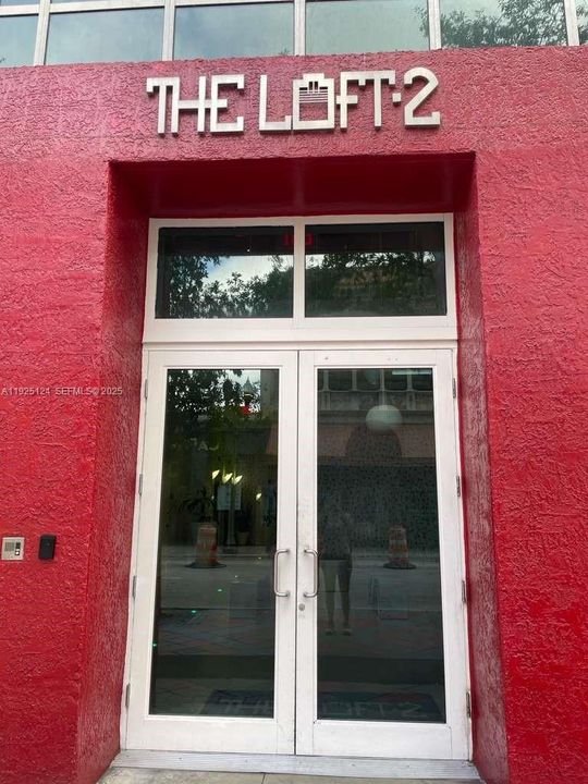 For Sale: $470,000 (2 beds, 2 baths, 1036 Square Feet)