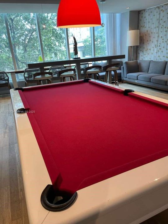 For Sale: $470,000 (2 beds, 2 baths, 1036 Square Feet)