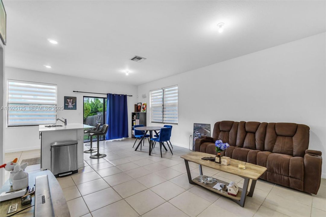 For Sale: $439,000 (3 beds, 2 baths, 1514 Square Feet)