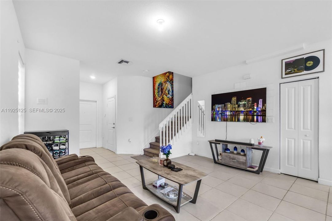 For Sale: $439,000 (3 beds, 2 baths, 1514 Square Feet)