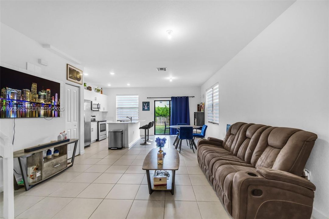 For Sale: $439,000 (3 beds, 2 baths, 1514 Square Feet)