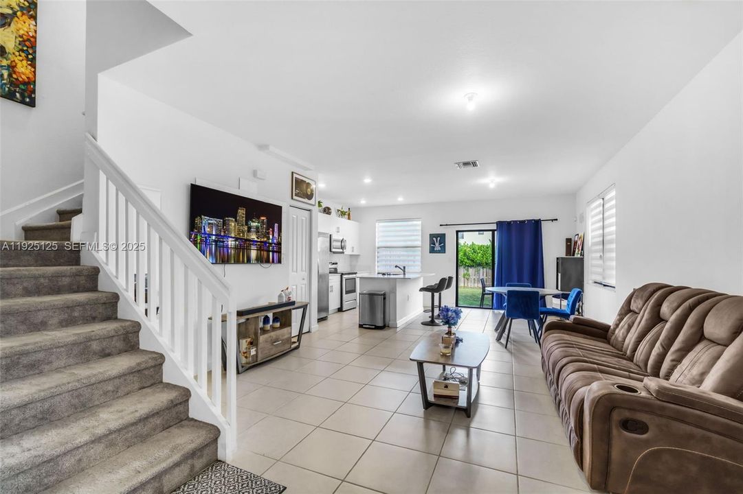 For Sale: $439,000 (3 beds, 2 baths, 1514 Square Feet)