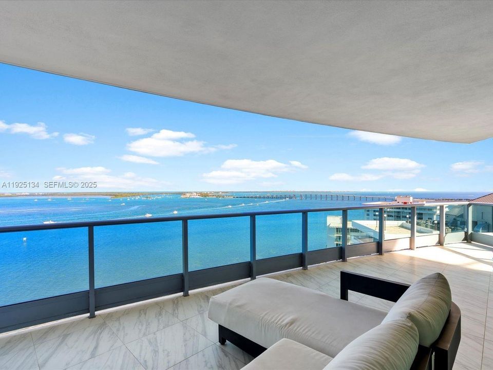 For Sale: $2,100,000 (2 beds, 2 baths, 1878 Square Feet)