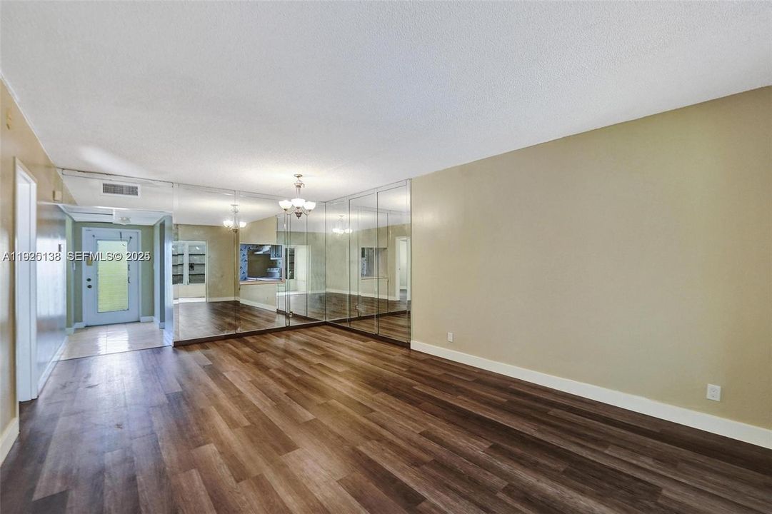 En Renta: $1,375 (1 camas, 1 baños, 775 Pies cuadrados)