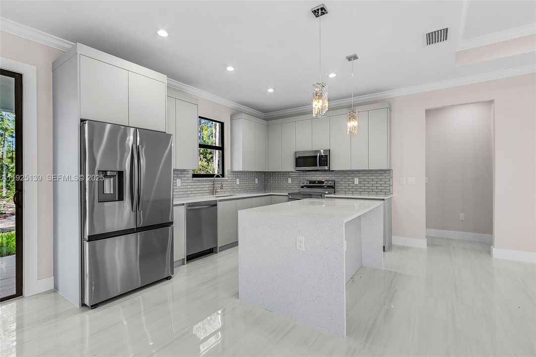 For Sale: $498,500 (3 beds, 2 baths, 1519 Square Feet)