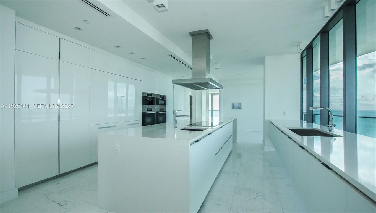 В аренду: $55,000 (4 спален, 5 ванн, 4992 Квадратных фут)