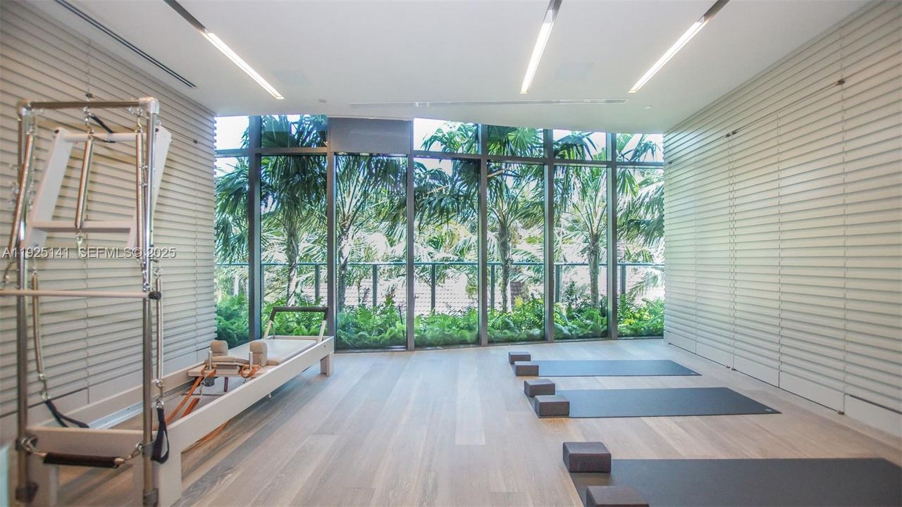 В аренду: $55,000 (4 спален, 5 ванн, 4992 Квадратных фут)