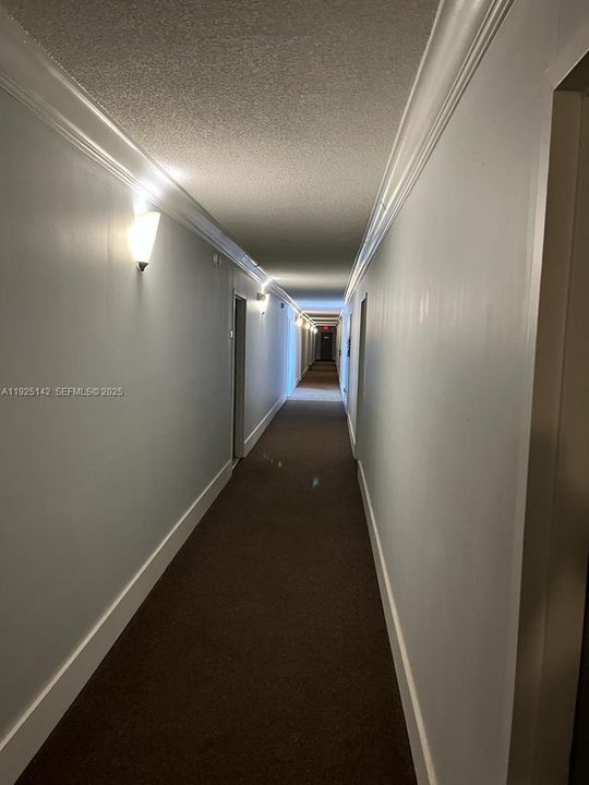 For Sale: $270,000 (2 beds, 2 baths, 963 Square Feet)