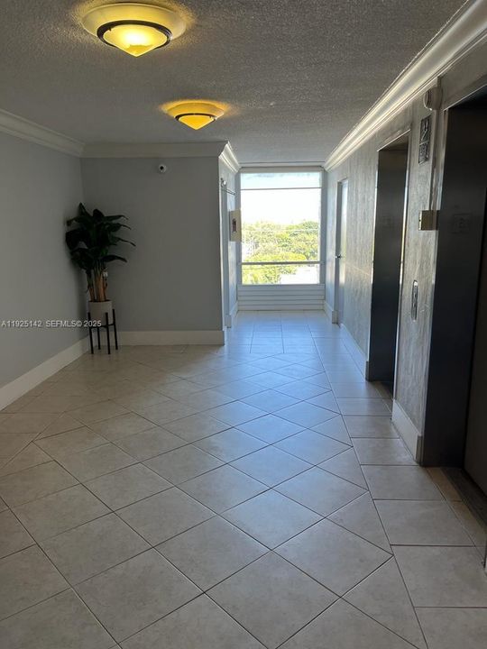 For Sale: $270,000 (2 beds, 2 baths, 963 Square Feet)