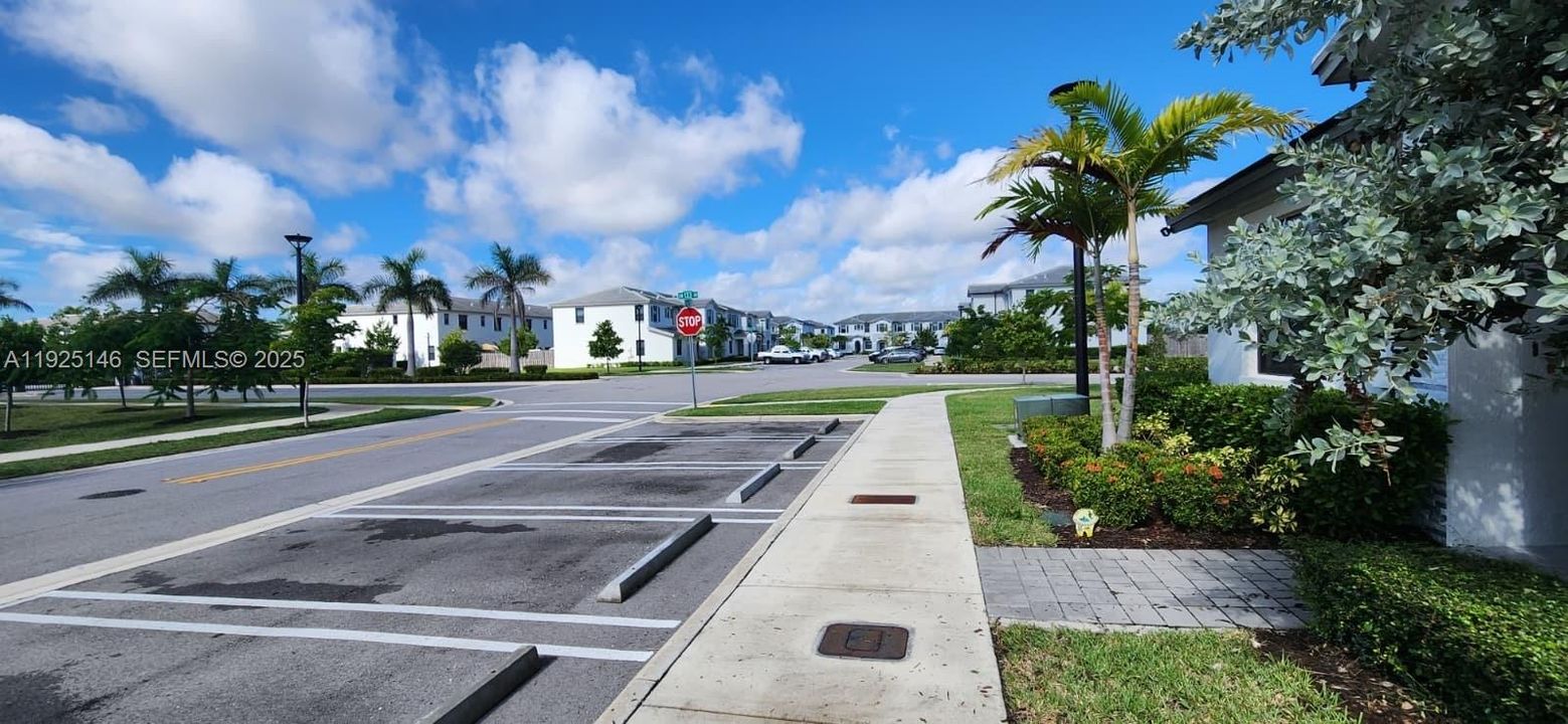 出租: $2,375 (3 贝兹, 2 浴室, 1393 平方英尺)