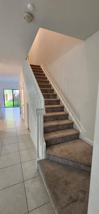 出租: $2,375 (3 贝兹, 2 浴室, 1393 平方英尺)