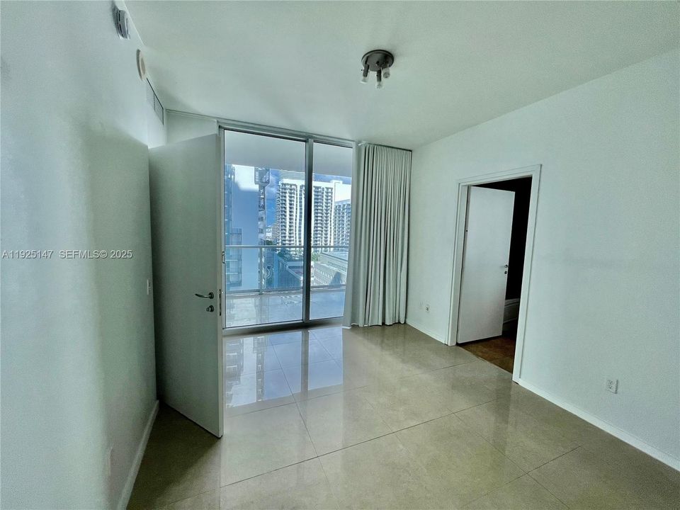 待售: $395,000 (1 贝兹, 1 浴室, 540 平方英尺)