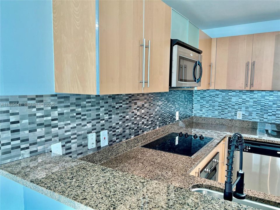 待售: $395,000 (1 贝兹, 1 浴室, 540 平方英尺)