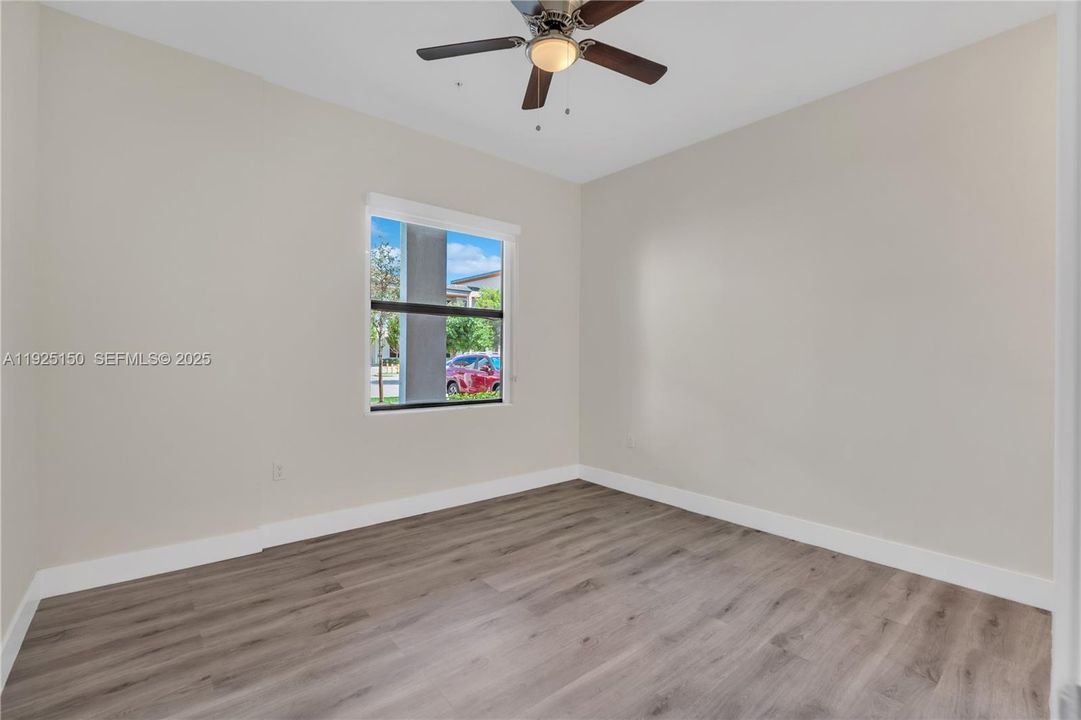 For Sale: $475,000 (2 beds, 2 baths, 1072 Square Feet)