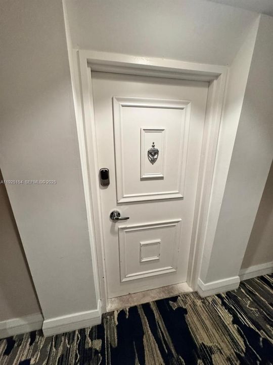 For Rent: $3,800 (2 beds, 2 baths, 1040 Square Feet)