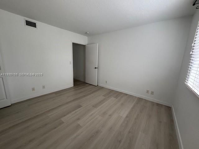 待售: $420,000 (2 贝兹, 2 浴室, 1155 平方英尺)