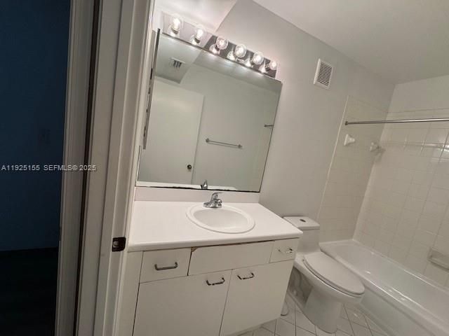 待售: $420,000 (2 贝兹, 2 浴室, 1155 平方英尺)