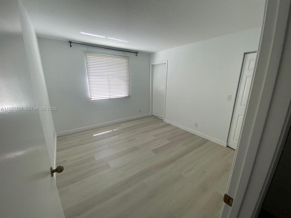 待售: $420,000 (2 贝兹, 2 浴室, 1155 平方英尺)