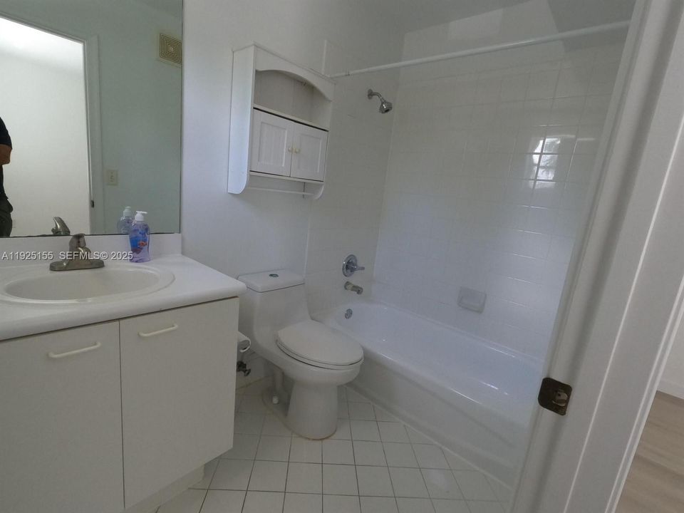 待售: $420,000 (2 贝兹, 2 浴室, 1155 平方英尺)