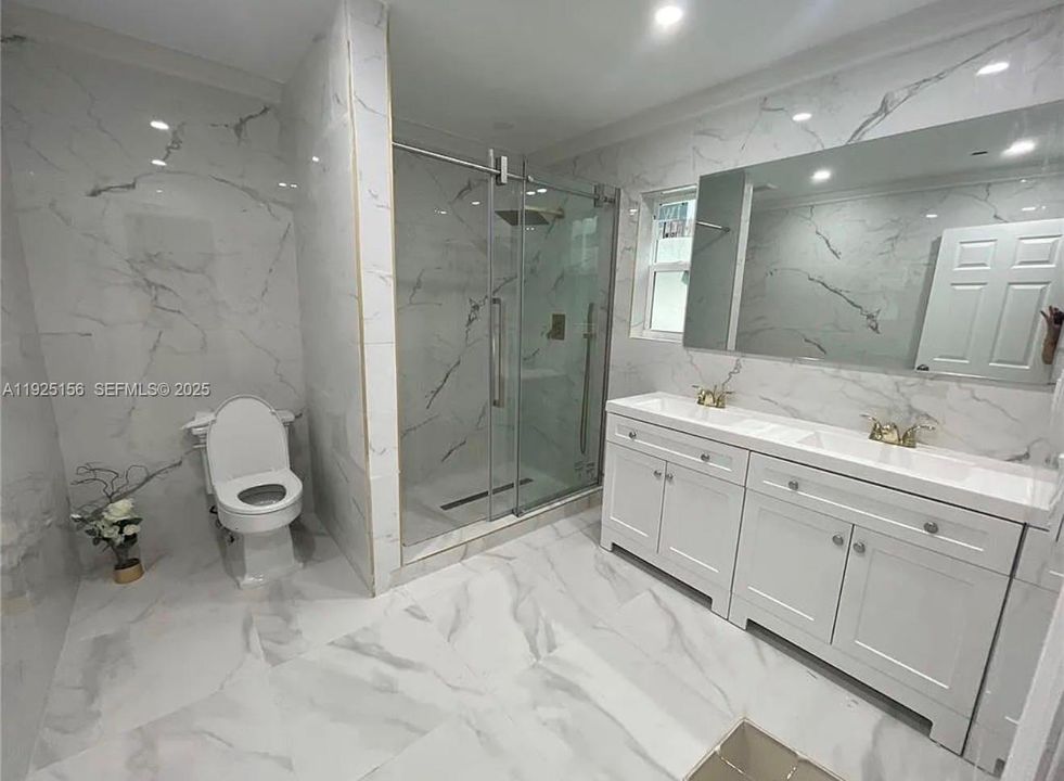 For Rent: $4,000 (3 beds, 2 baths, 1700 Square Feet)