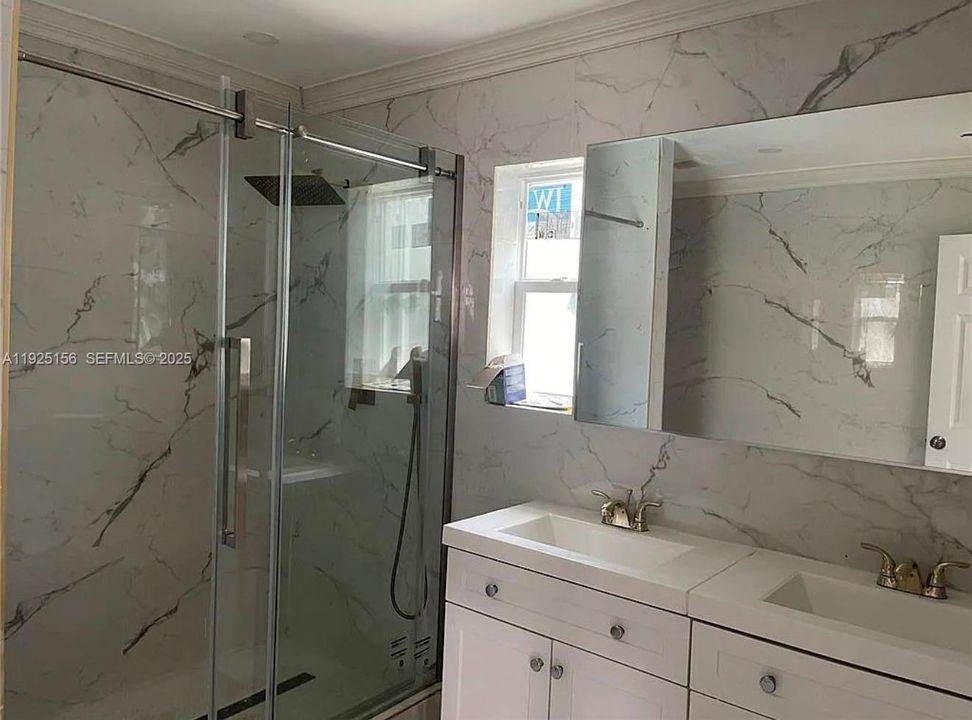 For Rent: $4,000 (3 beds, 2 baths, 1700 Square Feet)