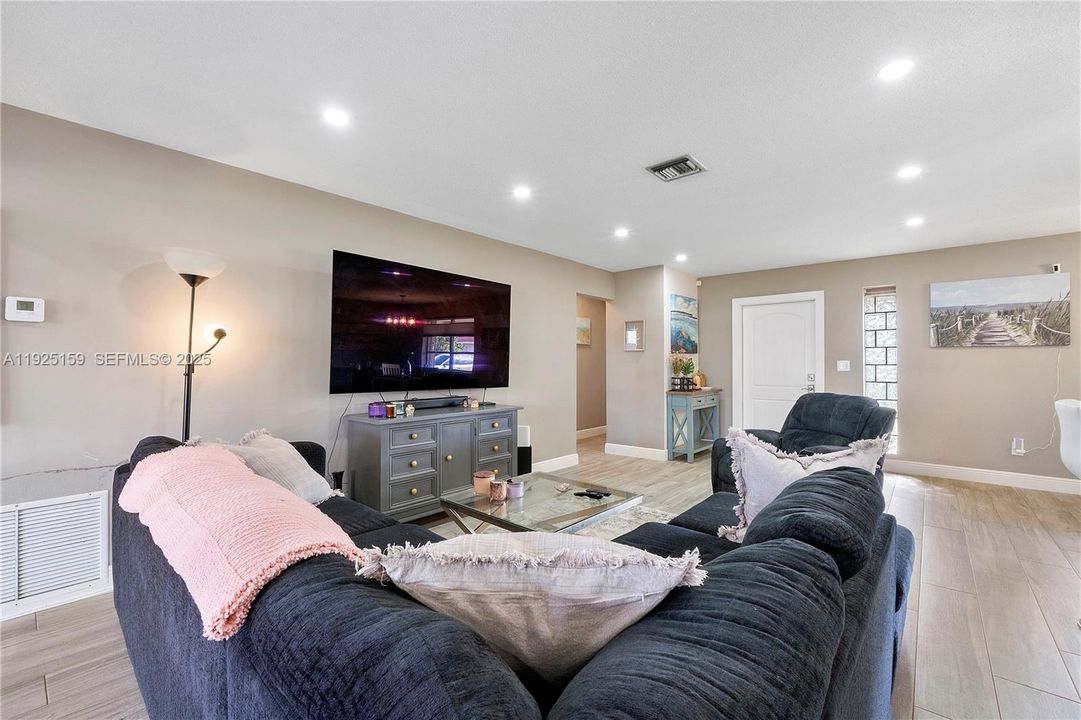 待售: $515,000 (2 贝兹, 2 浴室, 0 平方英尺)