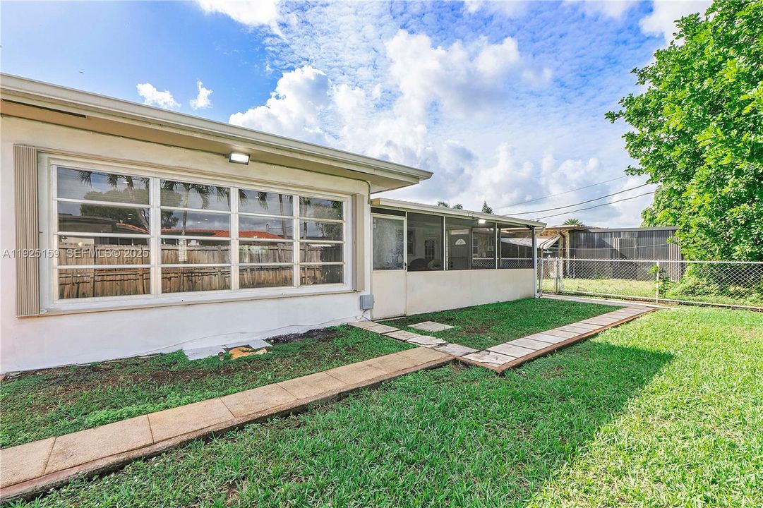 待售: $515,000 (2 贝兹, 2 浴室, 0 平方英尺)