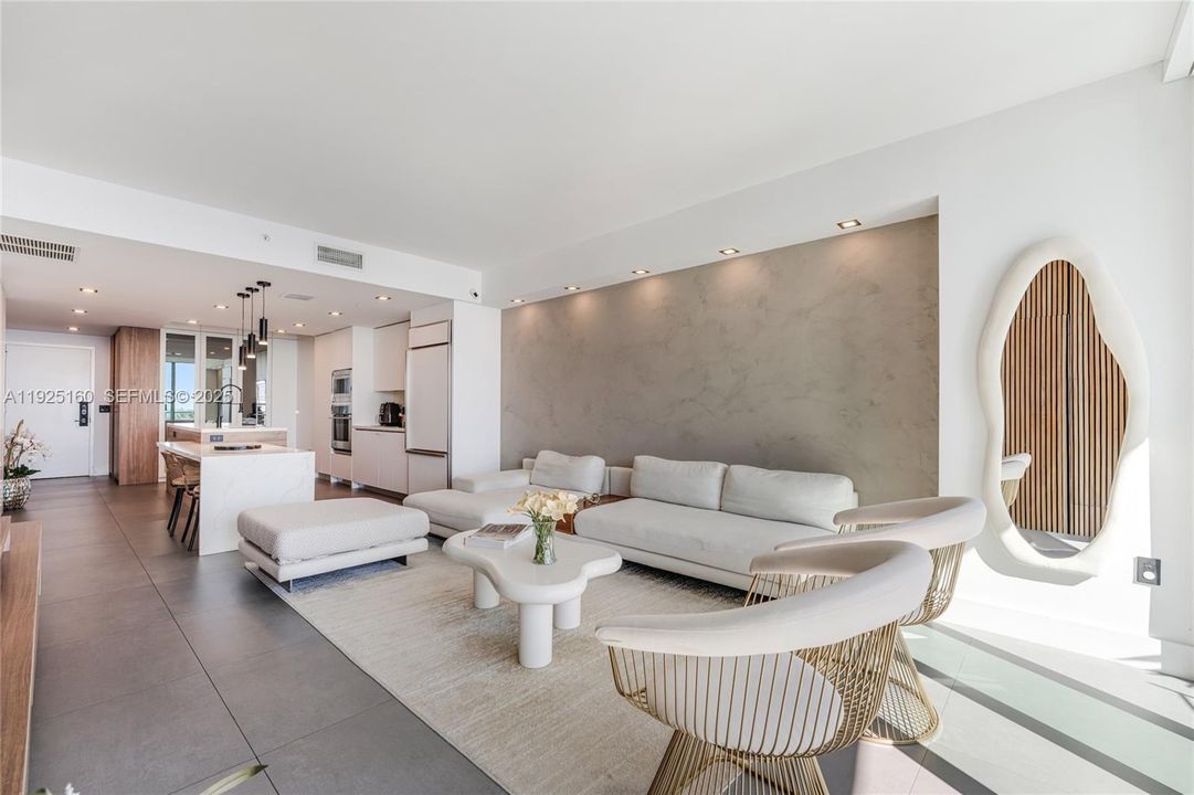 For Rent: $4,800 (2 beds, 2 baths, 1073 Square Feet)