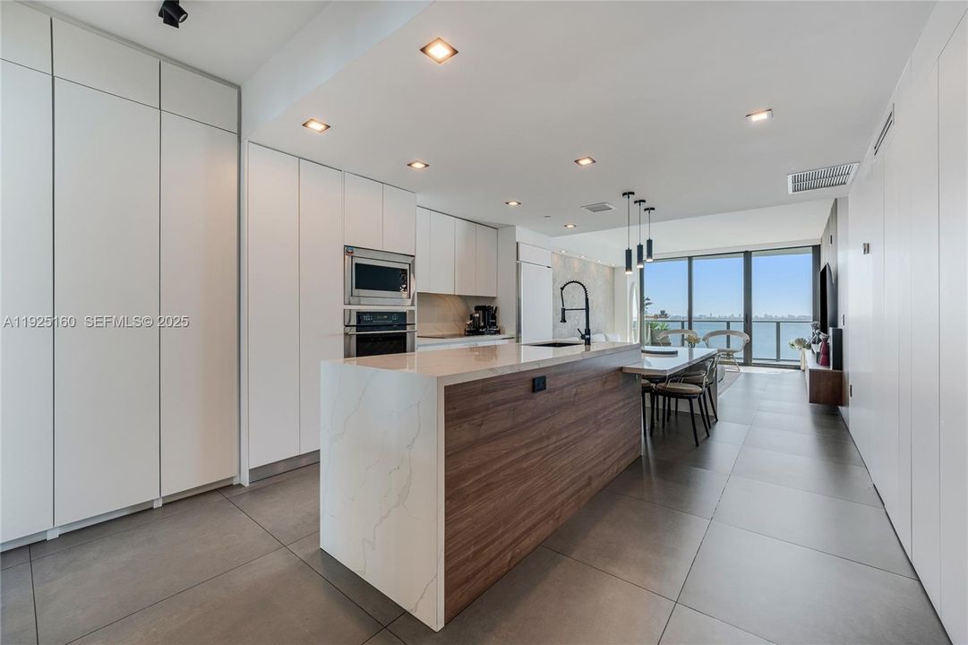 For Rent: $4,800 (2 beds, 2 baths, 1073 Square Feet)