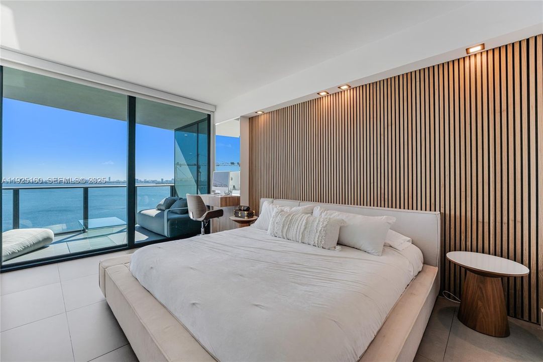 For Rent: $4,800 (2 beds, 2 baths, 1073 Square Feet)