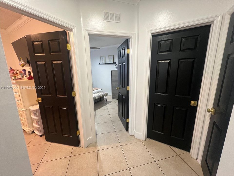 For Sale: $725,000 (3 beds, 3 baths, 1859 Square Feet)