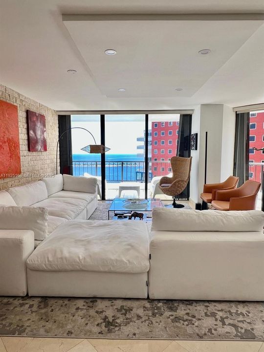 For Rent: $8,450 (3 beds, 3 baths, 1895 Square Feet)