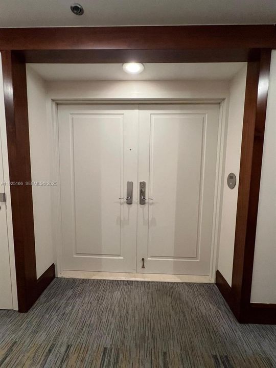 For Rent: $8,450 (3 beds, 3 baths, 1895 Square Feet)