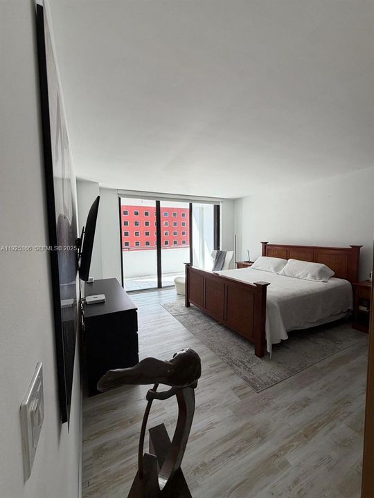 For Rent: $8,450 (3 beds, 3 baths, 1895 Square Feet)