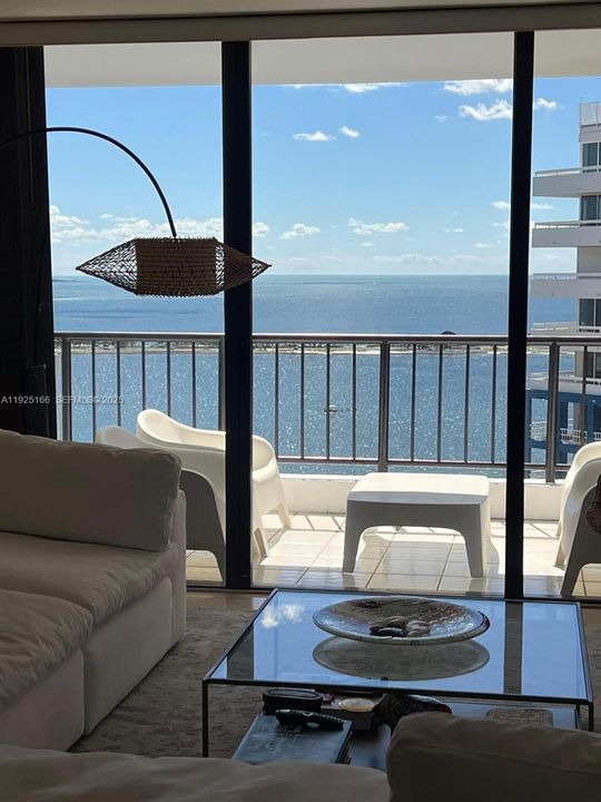 For Rent: $8,450 (3 beds, 3 baths, 1895 Square Feet)