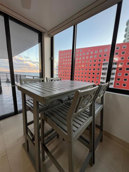 For Rent: $8,450 (3 beds, 3 baths, 1895 Square Feet)