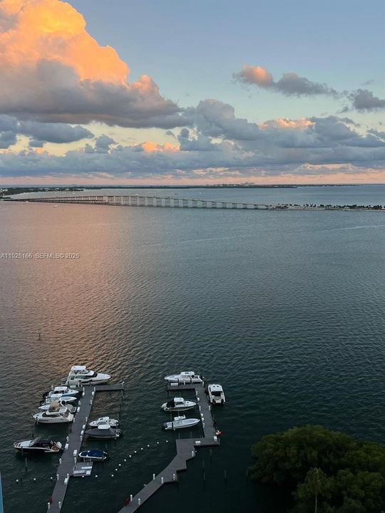 For Rent: $8,450 (3 beds, 3 baths, 1895 Square Feet)