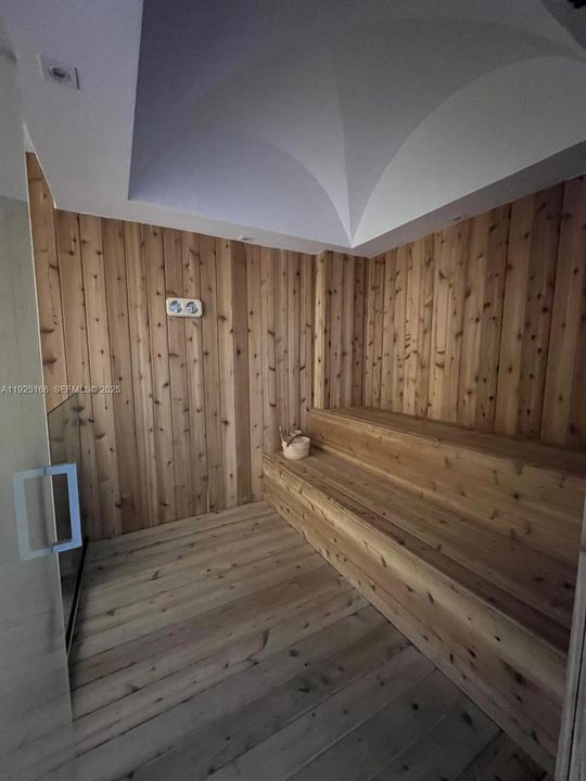 For Rent: $8,450 (3 beds, 3 baths, 1895 Square Feet)