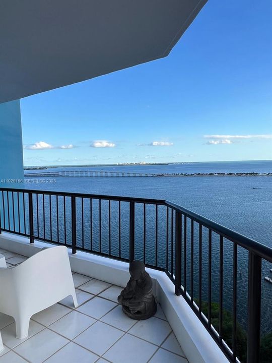 For Rent: $8,450 (3 beds, 3 baths, 1895 Square Feet)